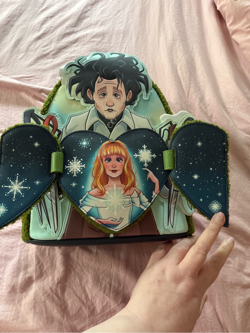 Loungefly Edward Scissorhands Sherpa Floral Heart Backpack - Picture 2 of 5